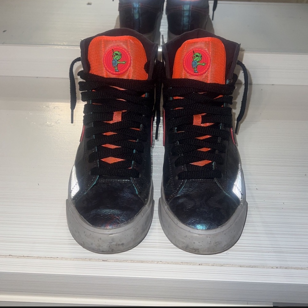 Nike hi top blazers area 72 sz 9 no box no longer style